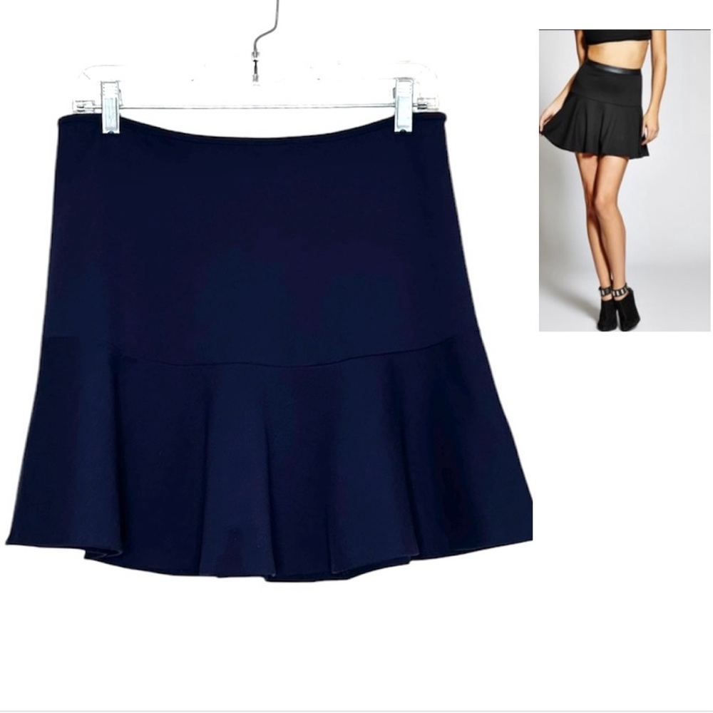 GUESS Ponte Knit Navy Mini Skirt Fit and Flare Skirt Size Large